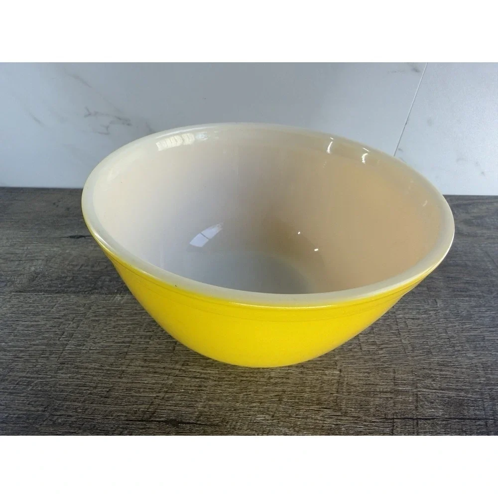 Vintage Pyrex Marigold Nesting Mixing Bowl 1.5 quart #402